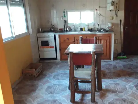 Casa 3 ambientes con 1 baño