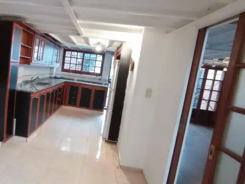 Casa en Venta con 3 cocheras