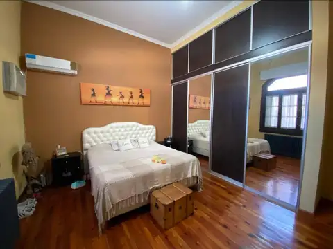Casa en Alquiler con 1 cochera