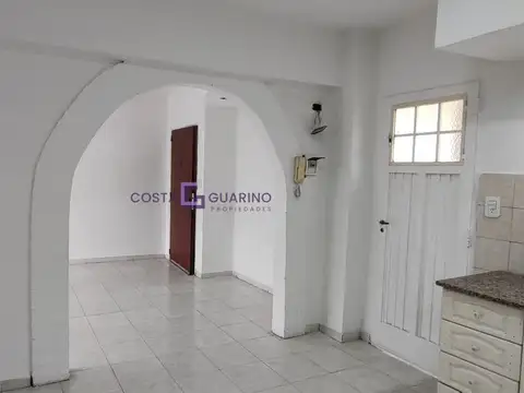 Avenida Juan Manuel de Rosas 900