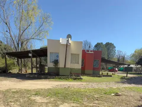 Casa mas cabañas y departamento a la venta en Bialet Masse. (C470)