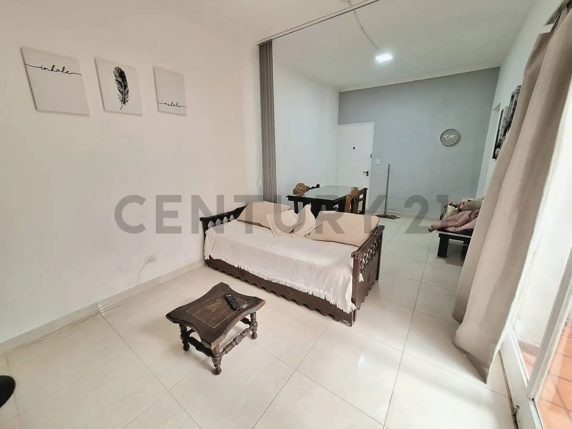 Departamento 2 ambientes con patio zona Plaza Mitre