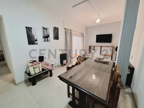 Departamento 2 ambientes con patio zona Plaza Mitre