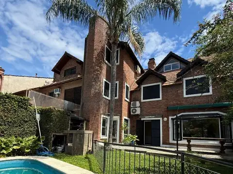 CASA 5 AMBIENTES EN ALQUILER EN MARTINEZ