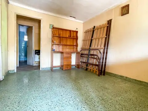 Gral Hornos  al 2500 entre Edison y Congreso