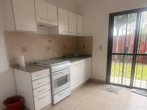 Depto Tipo Casa en Alquiler de 4 ambientes