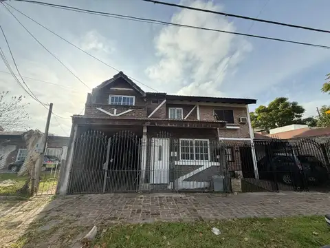 CASA DUPLEX 4 AMBIENTES EN VENTA MONTE GRANDE