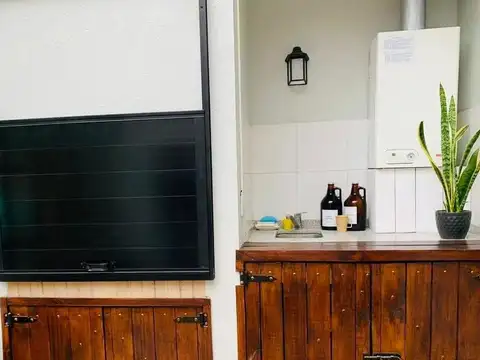 Chubut e/ Rivadavia y Alsina al 1300