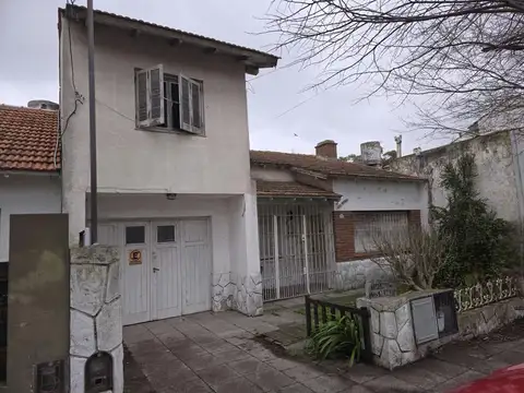 CASA 3 AMB. ZONA CONSTITUCION