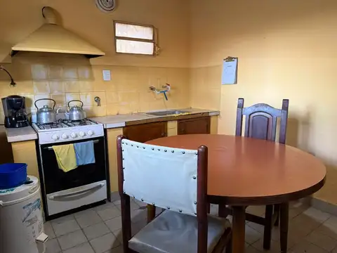 Casa quinta 4d , baño, galpon, y pileta.