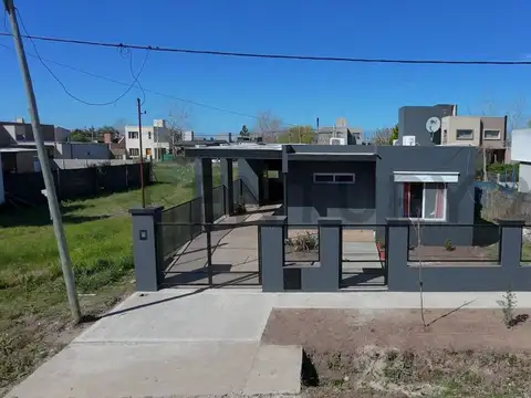 VENTA CASA 2 DORMITORIOS EN TIERRA DE SUEÑOS III ROLDAN