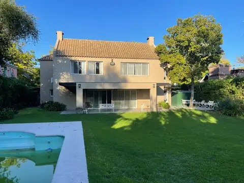 LA ARBOLEDA, UNA LINDA CASA LISTA PARA ENTRAR .