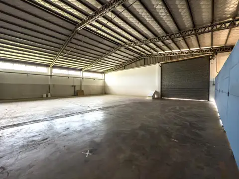 Galpon en Alquiler 21  mts Frente