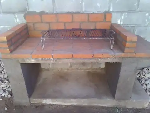 Casa 2 ambientes con 1 baño