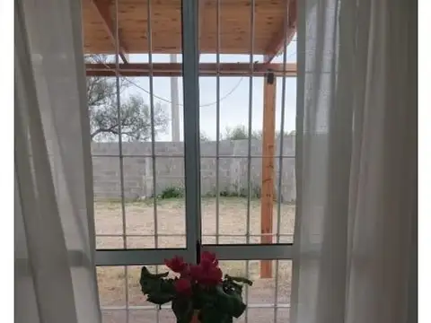 Casa 2 ambientes con 1 baño