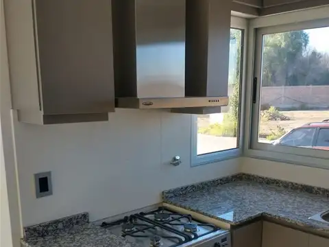 VENTA DE CASA EN POZO BARRIO PRIVADO CORTADERA III