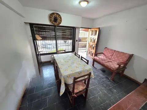 Casa en Alquiler con 1 cochera