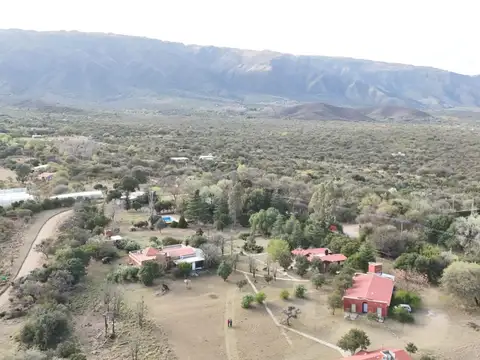 Casa 10 ambientes con 4 baños