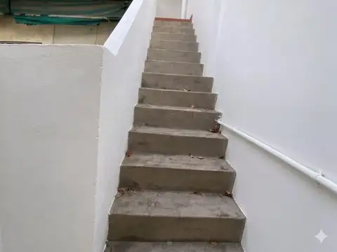 Casa 5 ambientes con 1 baño