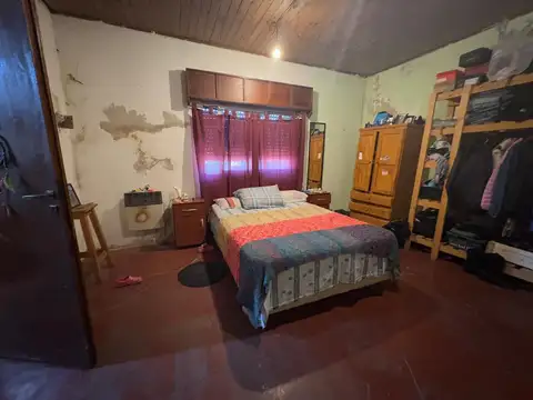 Casa 6 ambientes con 2 baños
