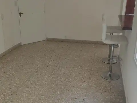 Coronel Ramón Lorenzo Falcón 3600, Piso 1