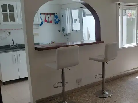 Coronel Ramón Lorenzo Falcón 3600, Piso 1