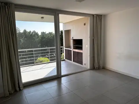 Av de los Lagos  al 3100
