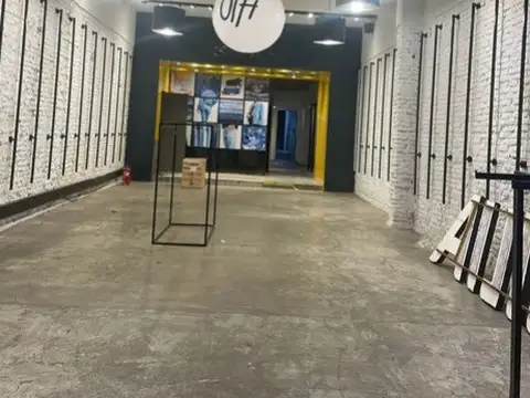 Local comercial – Deposito – Privado - Baño