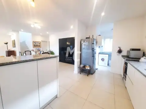 Casa 5 ambientes con 3 baños