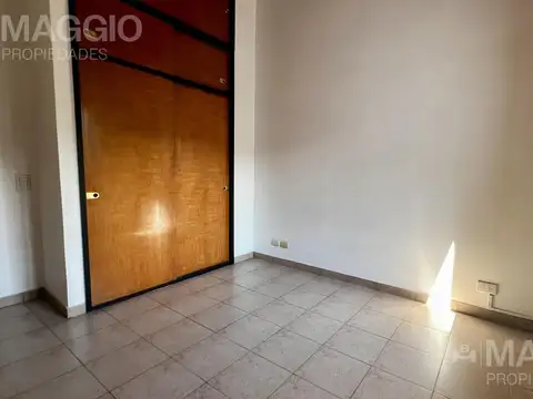 Depto Tipo Casa en Alquiler con 1 cocheras
