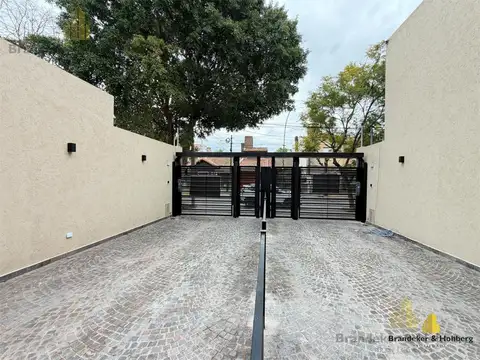 Casa 5 ambientes con 3 baños