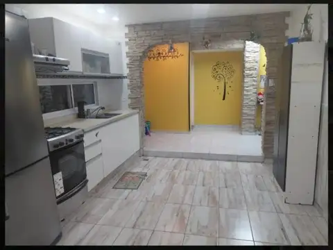 PH TIPO CASA AL FRENTE CON COCHERA EN EL PALOMAR