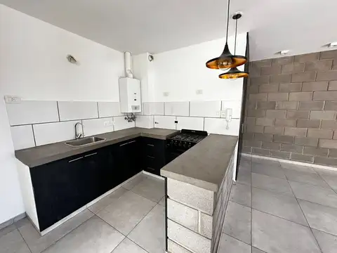 Casa 3 ambientes con 1 baño