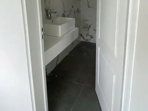 OPORTUNIDAD VENTA CASA CATEGORÍA A ESTRENAR PILAR