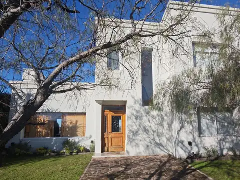 Casa en Alquiler de 4 dormitorios