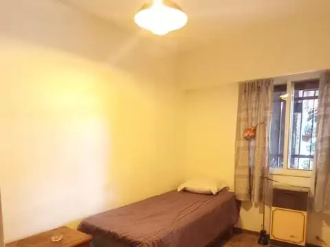 Castelar Norte a 50 mts de Santa Rosa chalet 4 AMB