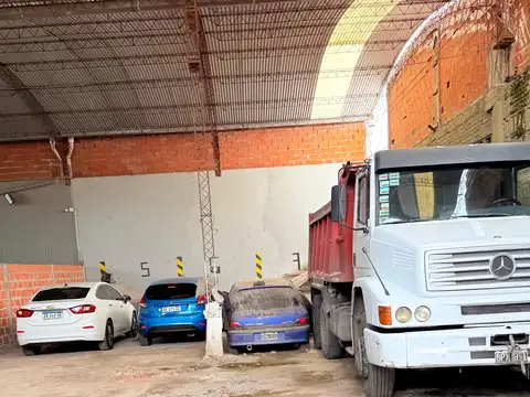 GALPON DE 10MTS DE FRENTE -SE ESCUCHAN PROPUESTAS-