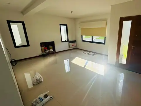 Casa en Country | Casa 5 Ambientes en 2 Plantas | Moreno