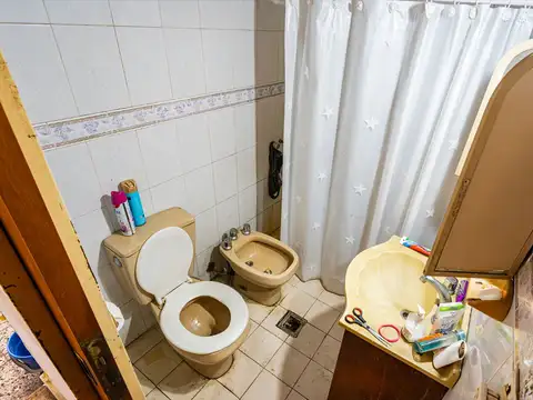 VENTA CASA 4 AMBIENTES VILLA URQUIZA A REFACCIONAR