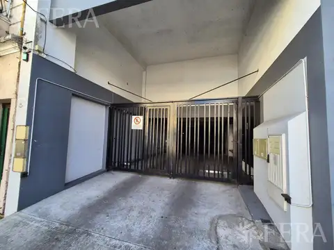 Venta de cochera descubierta en Wilde