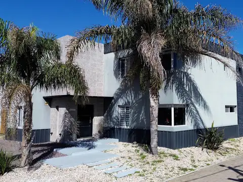 Excelente casa en Barrio Cerrado Maschwitz, con amplios espacios, piscina y 2 suites