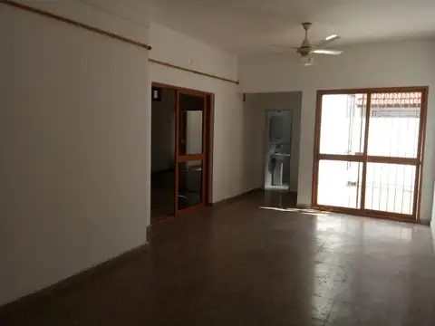 Casa 2 ambientes con 1 baño