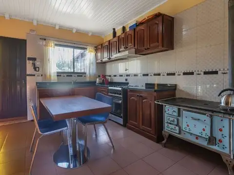 Casa en Venta en Villa Elisa, USD 120.000