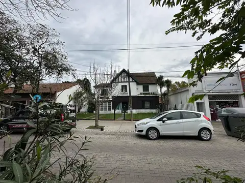 473 e/ Camino Centenario y 13A