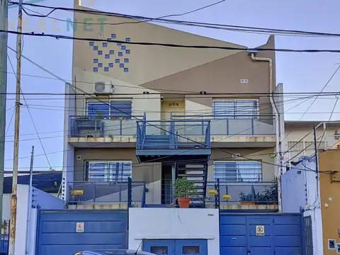 DEPARTAMENTO DE 2 AMBIENTES EN VENTA EN SANTOS LUGARES CON COCHERA DESCUBIERTA