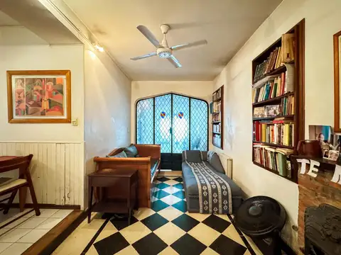 Casa 5 ambientes con 2 baños