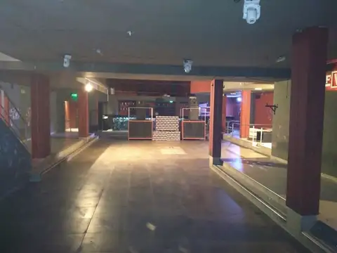 VENTA de Gran Local en esquina céntrica, Pico Truncado