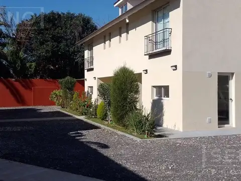 Casa 6 ambientes con 3 baños