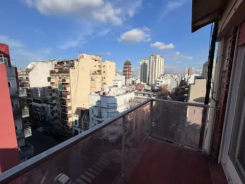 2 Y 1/2 AMB FTE C/BALCON - SUPER LUMINOSO