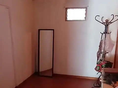 Depto Tipo Casa en Alquiler en Lanus Este, $ 550.000